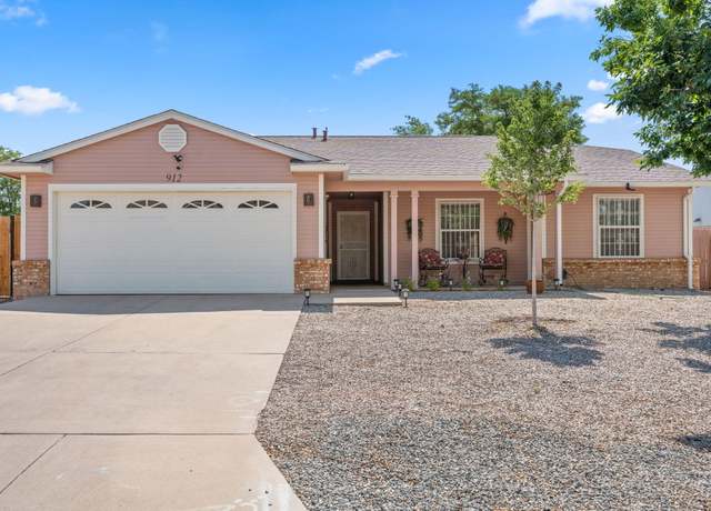 Property at 912 Stagecoach Rd SE, Rio Rancho, NM 87124, 3 beds, 2 baths