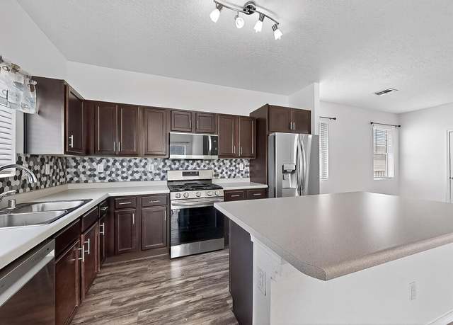 Property at 6300 Gannett Dr NE, Rio Rancho, NM 87144, 4 beds, 2.5 baths