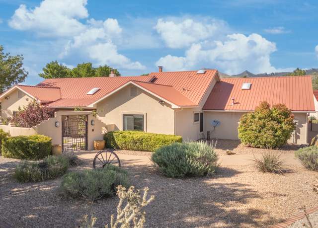 Property at 11351 Modesto Ave NE, Albuquerque, NM 87122, 3 beds, 2.5 baths