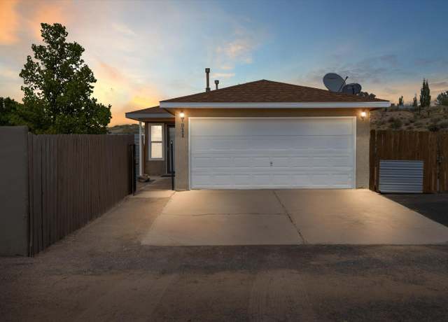 Property at 911 11th Ave NW, Rio Rancho, NM 87144, 2 beds, 1.5 baths