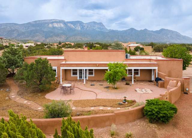 Property at 27 Homestead Ln, Placitas, NM 87043, 3 beds, 3 baths
