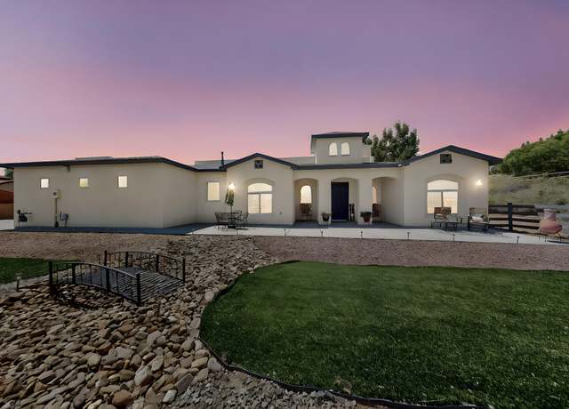 Property at 3 Del Cerro Ct, Los Lunas, NM 87031, 4 beds, 2.5 baths