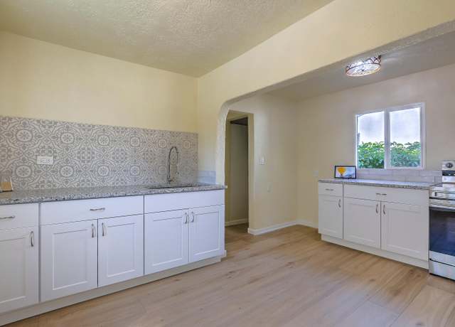 Property at 822 Lewis Ave SW, Albuquerque, NM 87102, 1 bed, 1 bath