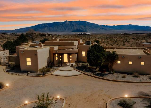 Property at 1560 Nez Perce Loop NE, Rio Rancho, NM 87144, 3 beds, 2 baths