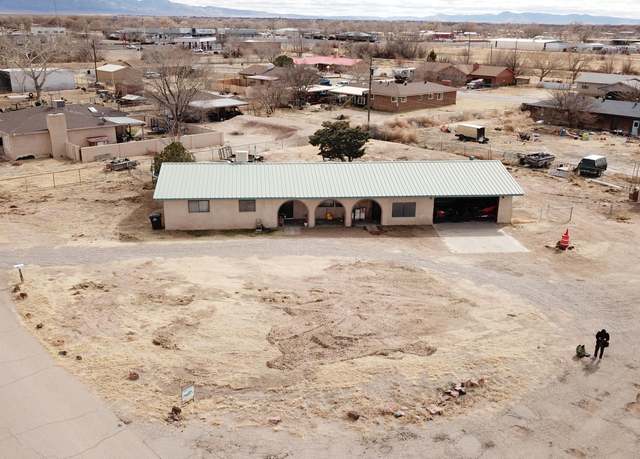 Property at 118 Edward Dr, Belen, NM 87002, 3 beds, 2 baths