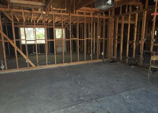 Property at 7500 Dellwood Rd NE, Albuquerque, NM 87110, 4 beds, 2 baths