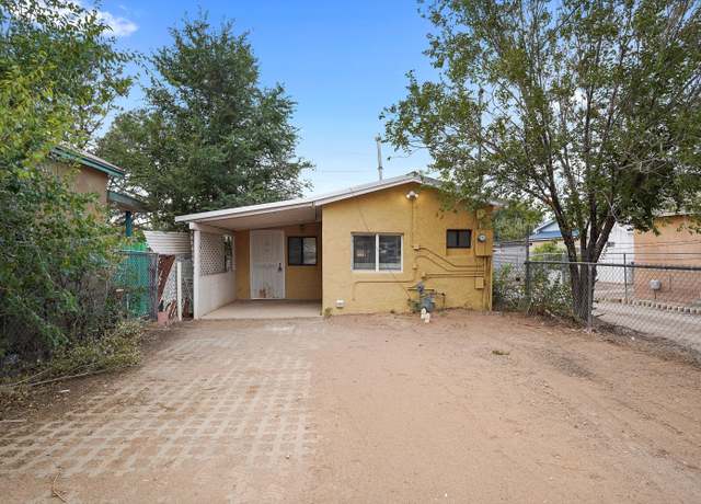 Property at 1011A Edith Blvd NE, Albuquerque, NM 87102, 2 beds, 1 bath