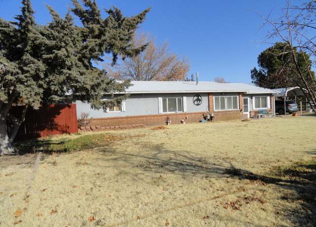Property at 405 Melody Ln, Socorro, NM 87801, 3 beds, 1.5 baths