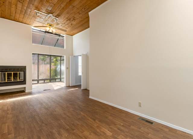 Property at 600 Aztec Rd NW, Albuquerque, NM 87107, 2 beds, 1 bath