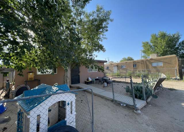 Property at 408 Texas St NE, Albuquerque, NM 87108, 2 beds, 1 bath