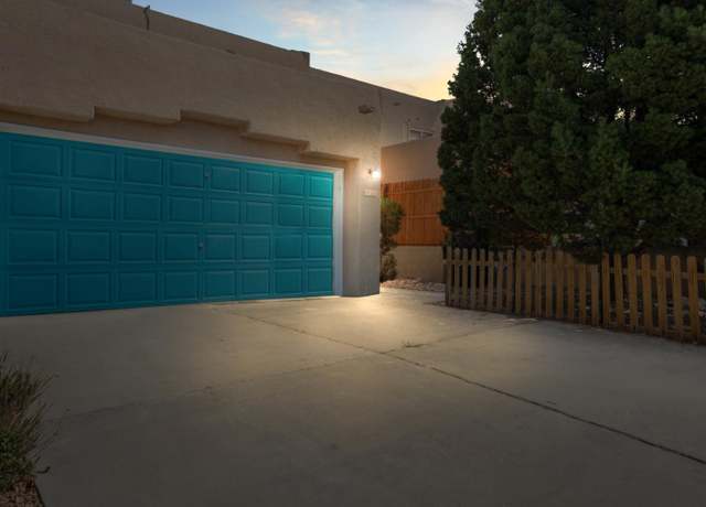 Property at 11323 Campo Del Oso Ave NE, Albuquerque, NM 87123, 3 beds, 2.5 baths