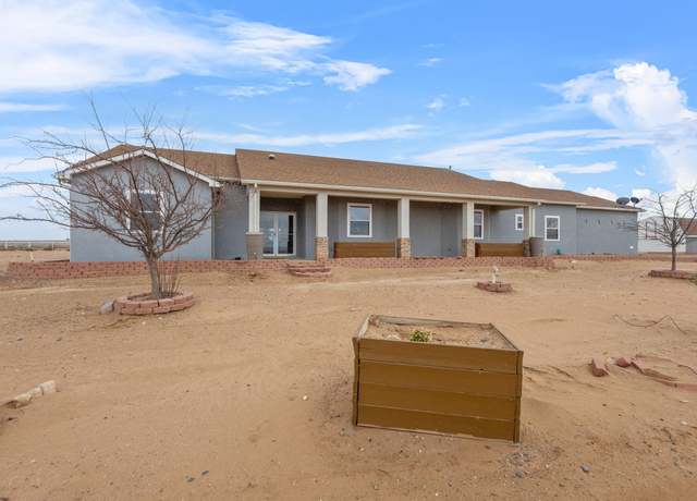 Property at 2 Aventura Rd, Los Lunas, NM 87031, 6 beds, 4 baths