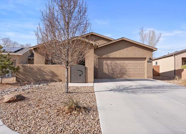 Property at 1735 Garden Way SW, Albuquerque, NM 87105, 3 beds, 2 baths