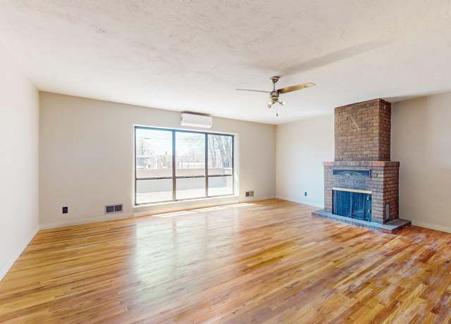 Property at 21 Bouquet Ln, Santa Fe, NM 87506, 3 beds, 1.5 baths