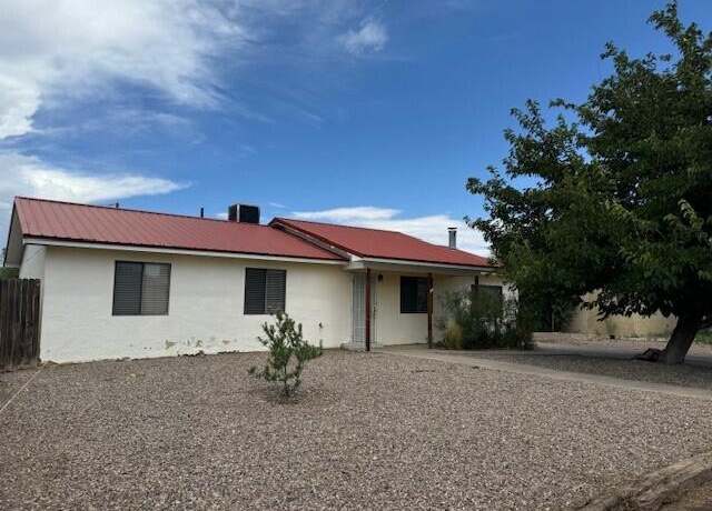 Property at 701 Coulson Dr, Socorro, NM 87801, 3 beds, 2 baths