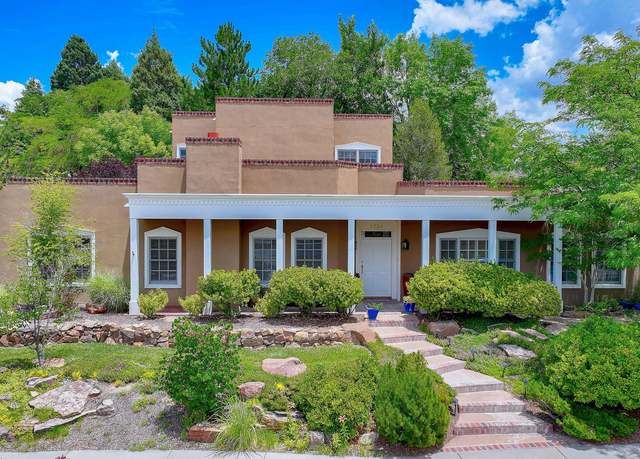 Property at 1724 Avenida Alturas NE, Albuquerque, NM 87110, 3 beds, 2.5 baths