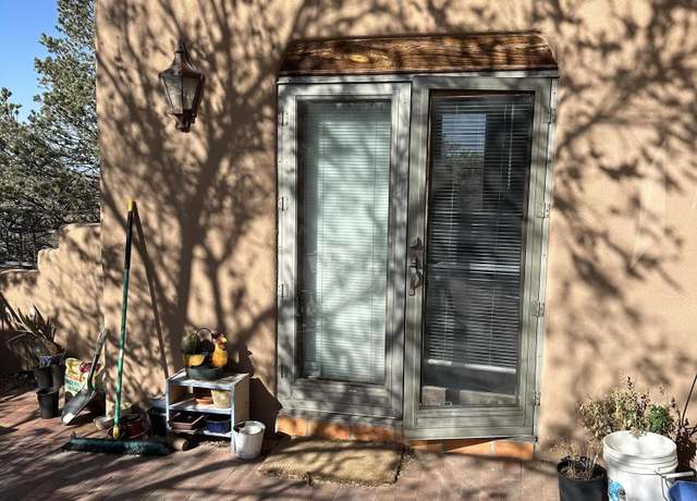 Property at 600 Vista De La Ciudad, Santa Fe, NM 87501, 3 beds, 3 baths