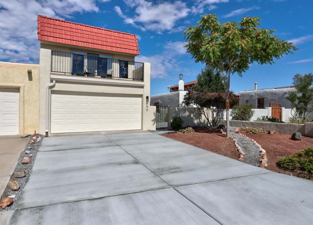 Property at 656 Lakeview Cir SE, Rio Rancho, NM 87124, 3 beds, 2.5 baths