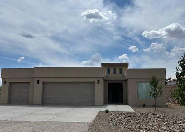 Property at 1207 15th St SE, Rio Rancho, NM 87124, 4 beds, 2.5 baths