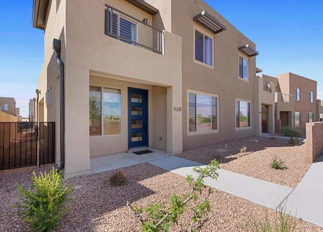 Property at 5220 Gold Hill Ln, Santa Fe, NM 87507, 3 beds, 2.5 baths