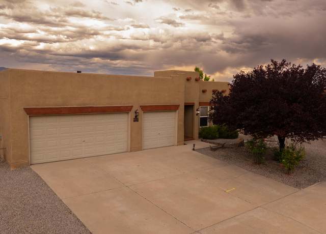 Property at 5612 Sandoval Dr NE, Rio Rancho, NM 87144, 3 beds, 2 baths