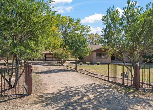 Property at 11 Riverside Rd, Peralta, NM 87042, 7 beds, 4 baths