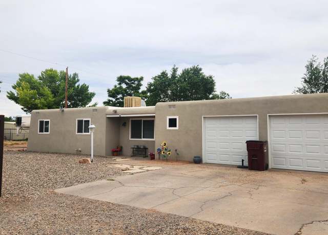 Property at 695 Valle Dr, Bosque Farms, NM 87068, 3 beds, 2 baths