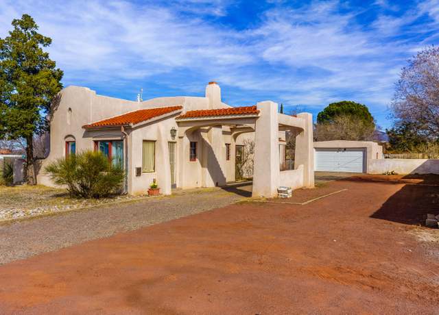 Property at 300 Carlisle Blvd SE, Albuquerque, NM 87106, 3 beds, 2 baths