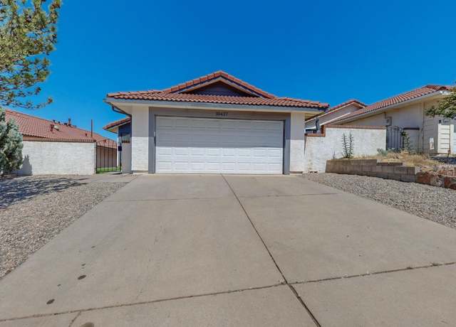 Property at 10427 Casador Del Oso NE, Albuquerque, NM 87111, 3 beds, 2 baths
