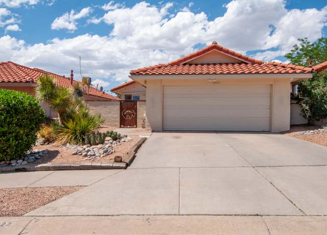 Property at 10323 Oso Redondo NE, Albuquerque, NM 87111, 3 beds, 2 baths