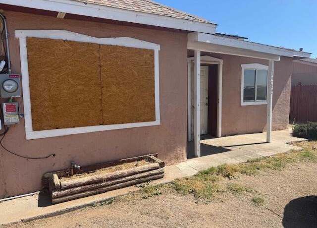 Property at 1212 W Reinken Ave, Belen, NM 87002, 3 beds, 2 baths