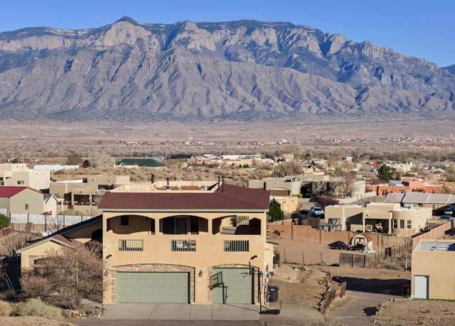 Property at 1008 Saratoga Dr NE, Rio Rancho, NM 87144, 4 beds, 3.5 baths
