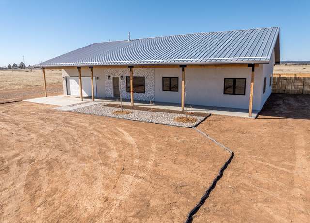 Property at 6 Lobo Dr, Moriarty, NM 87035, 3 beds, 2 baths