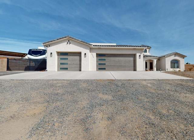 Property at 5721 Rio Animas Rd NE, Rio Rancho, NM 87144, 3 beds, 2.5 baths