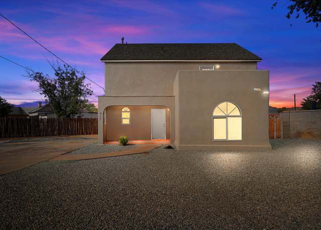 Property at 915 Kinley Ave NW, Albuquerque, NM 87104, 3 beds, 2.5 baths