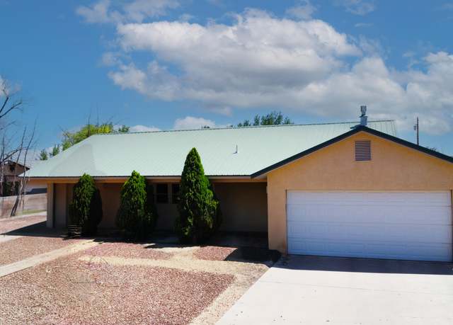 Property at 1879 Peyton Road Rd, Los Lunas, NM 87031, 3 beds, 2 baths