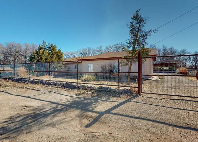 Property at 2016 Louise Ave SW, Albuquerque, NM 87105, 3 beds, 2.5 baths