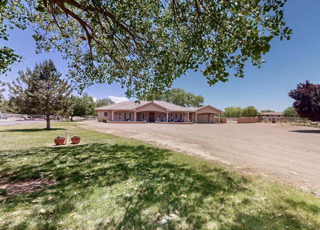Property at 2686 Della Rd SW, Albuquerque, NM 87105, 4 beds, 3.5 baths