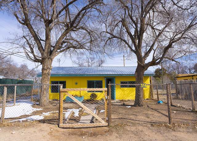 Property at 314 S 9th Ave, Estancia, NM 87016, 2 beds, 1 bath