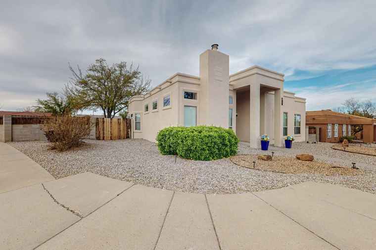 Photo of 7533 Starwood Dr NW Albuquerque, NM 87120