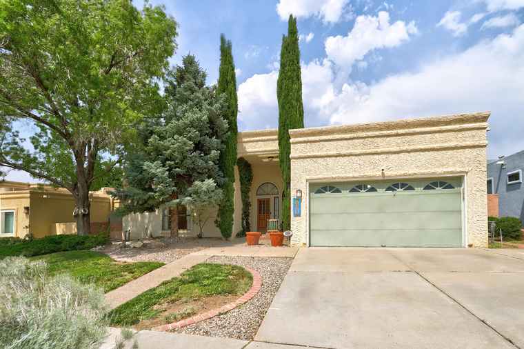 Photo of 7815 Quintana Dr NE Albuquerque, NM 87109