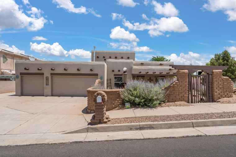 Photo of 10612 Dover St NW Albuquerque, NM 87114