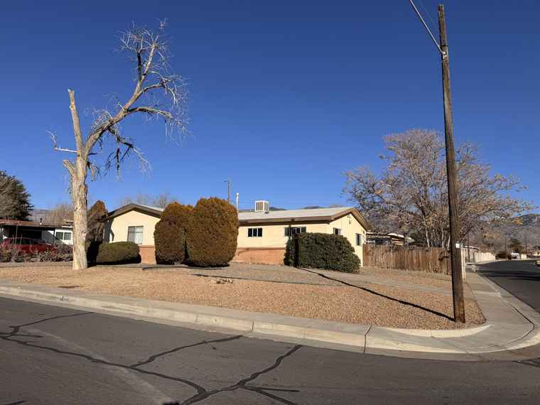 Photo of 1400 Dorothy St NE Albuquerque, NM 87112