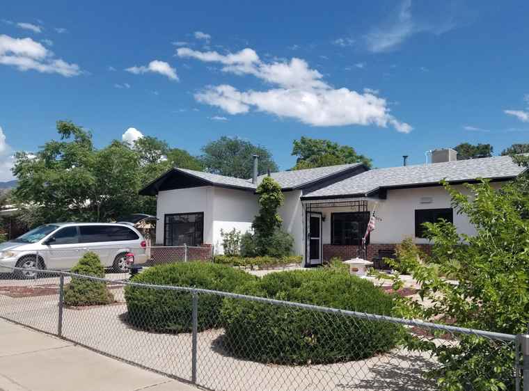 Photo of 9206 Aztec Rd NE Albuquerque, NM 87111