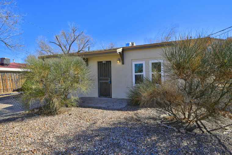 Photo of 1308 Amado St NW Albuquerque, NM 87104