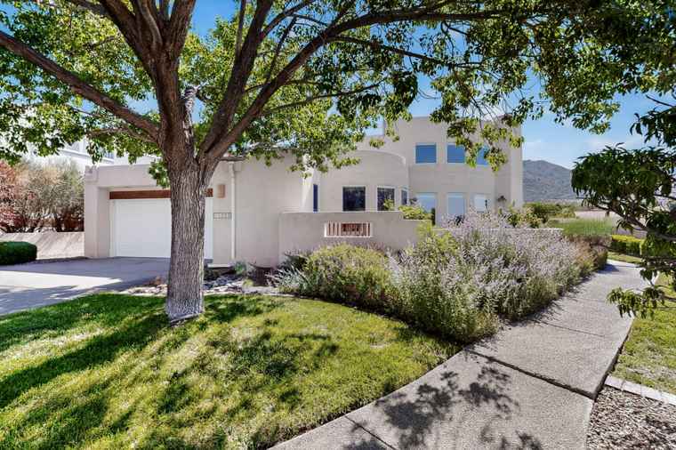 Photo of 1300 Narcisco St NE Albuquerque, NM 87112