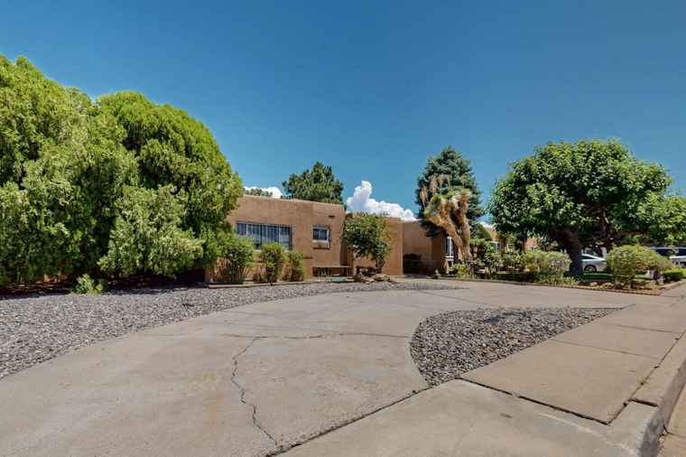 Photo of 2918 Monroe St NE Albuquerque, NM 87110