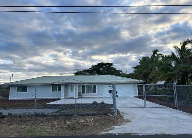 Property at 15-1746 7th Ave, Keaau, HI 96749, 3 beds, 2 baths