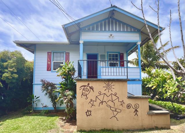 Property at 95-5587-A Mamalahoa Hwy, Naalehu, HI 96772, 4 beds, 2 baths