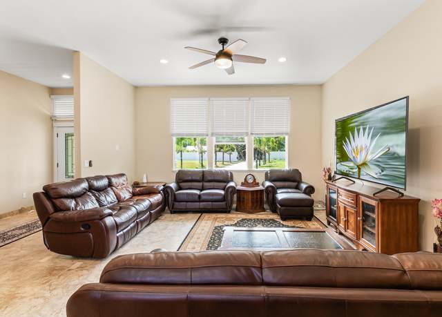 Property at 15-1427 13th Ave, Keaau, HI 96749, 4 beds, 3.5 baths